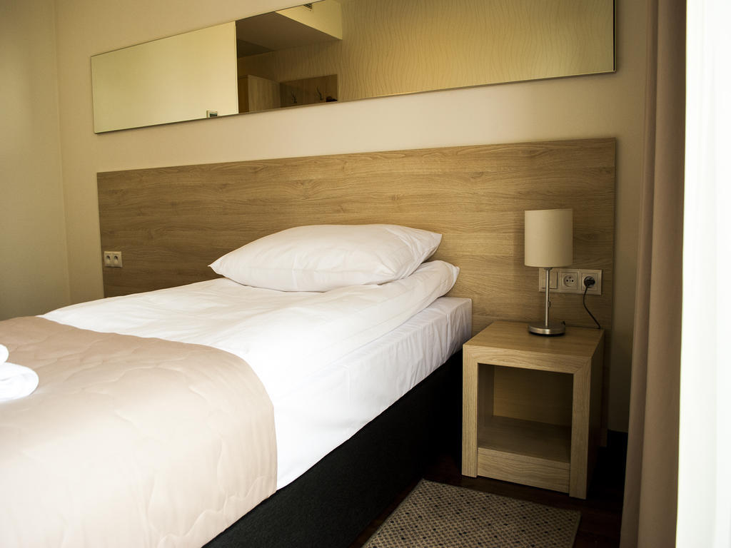Hotel Uniejów Habitación foto