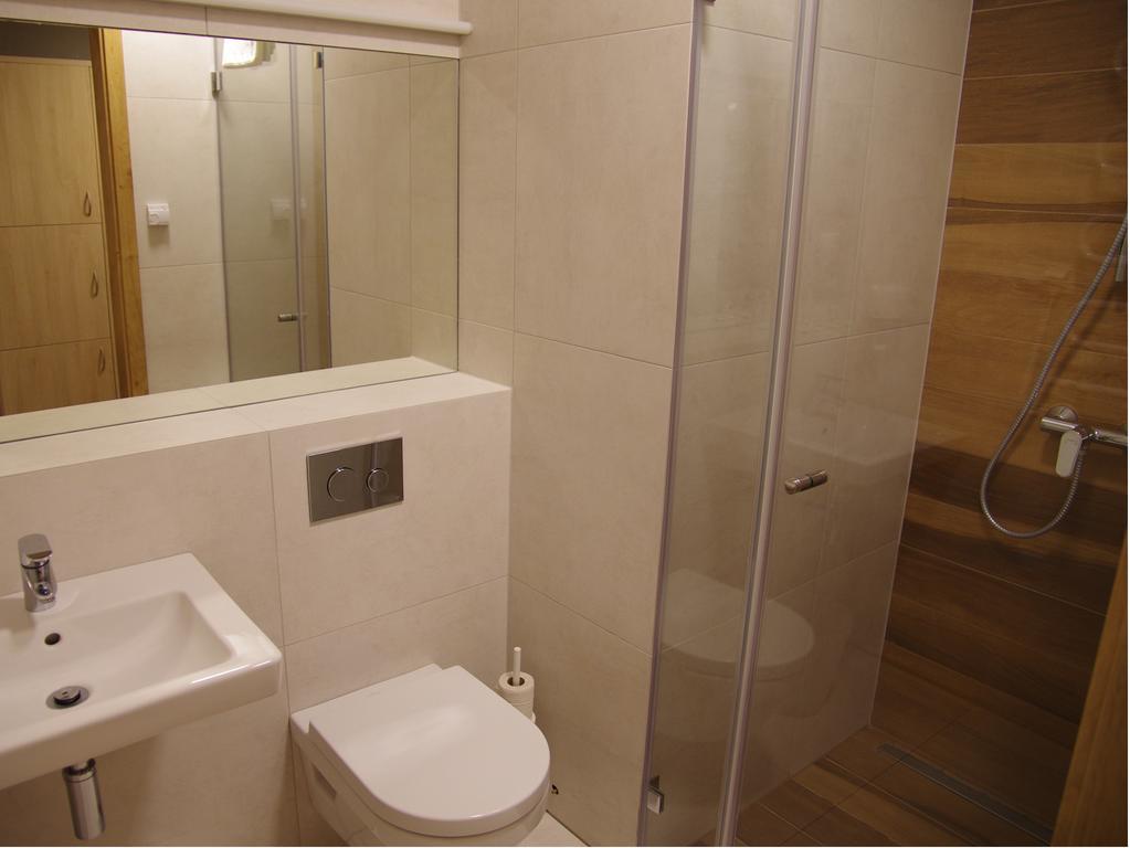 Hotel Uniejów Habitación foto