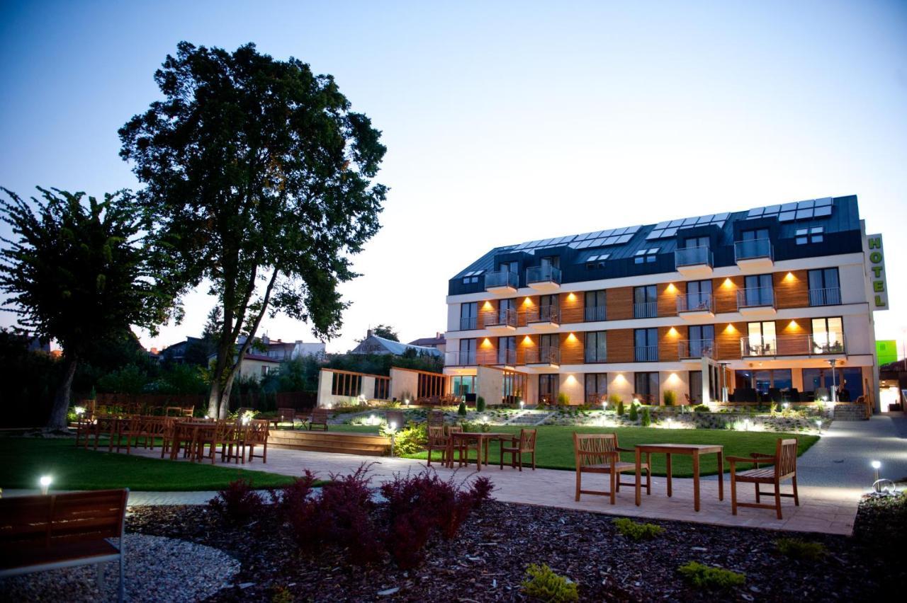 Hotel Uniejów Exterior foto
